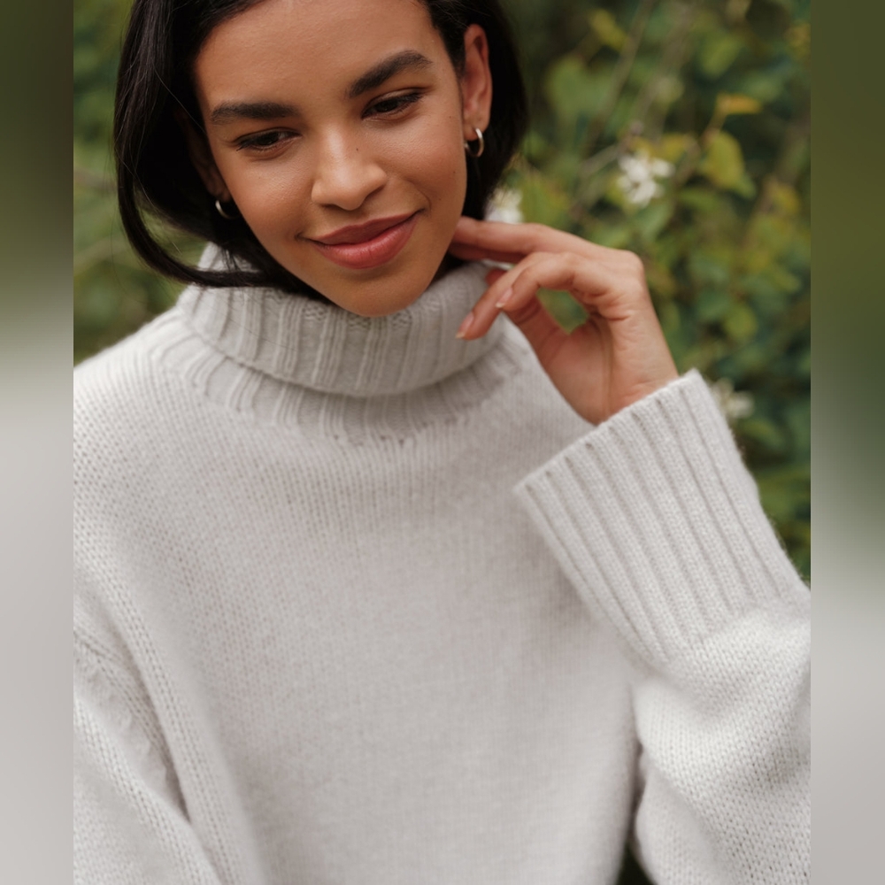 NWT Jenni Kayne Cashmere Jet Turtleneck Sweater Sugar White/Tan XS/S Oversized